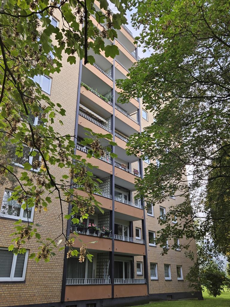 TEILMÖBLIERTE 3-ZIMMER WOHNUNG – ERSTBEZUG NACH SANIERUNG IN HAMBURG-WANDSBEK