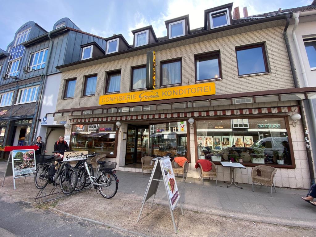 WOHN- UND GESCHÄFTSHAUS IN 1 A LAGE DER AHRENSBURGER INNENSTADT WOHN- UND GESCHÄFTSHAUS IN 1 A LAGE DER AHRENSBURGER INNENSTADT
