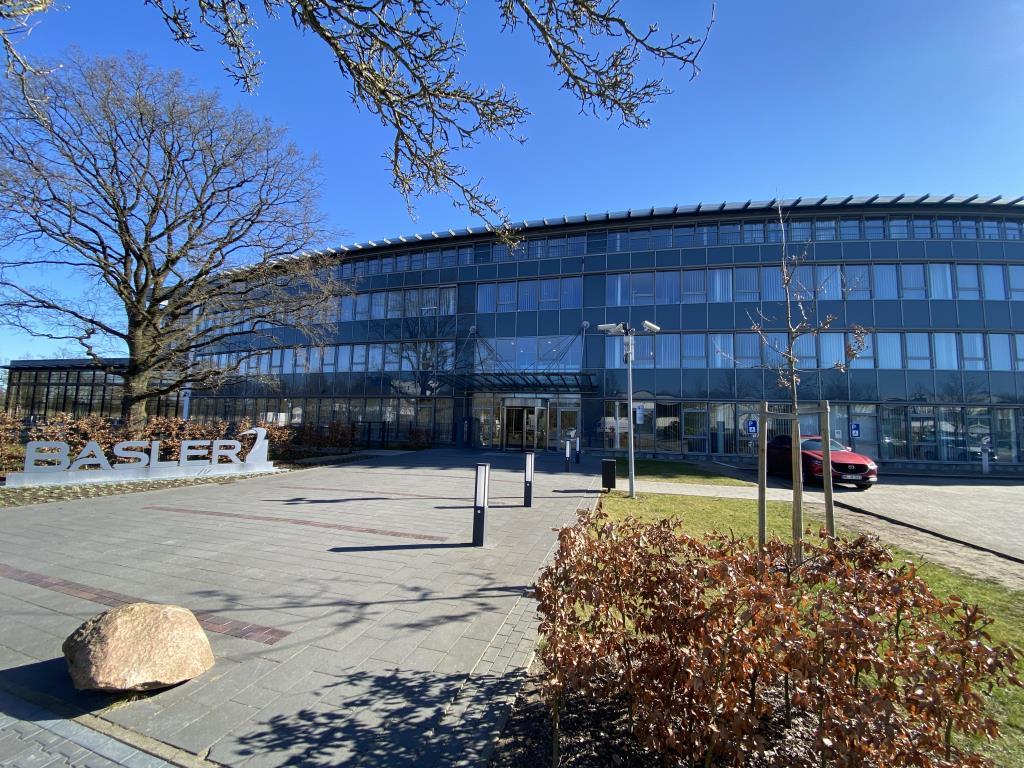 MODERNSTE BÜROFLÄCHEN MIT BESTER INFRASTRUKTUR IN NATURBELASSENER LAGE MODERNSTE BÜROFLÄCHEN MIT BESTER INFRASTRUKTUR IN NATURBELASSENER LAGE