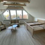 Wohn- und Schlafzimmer