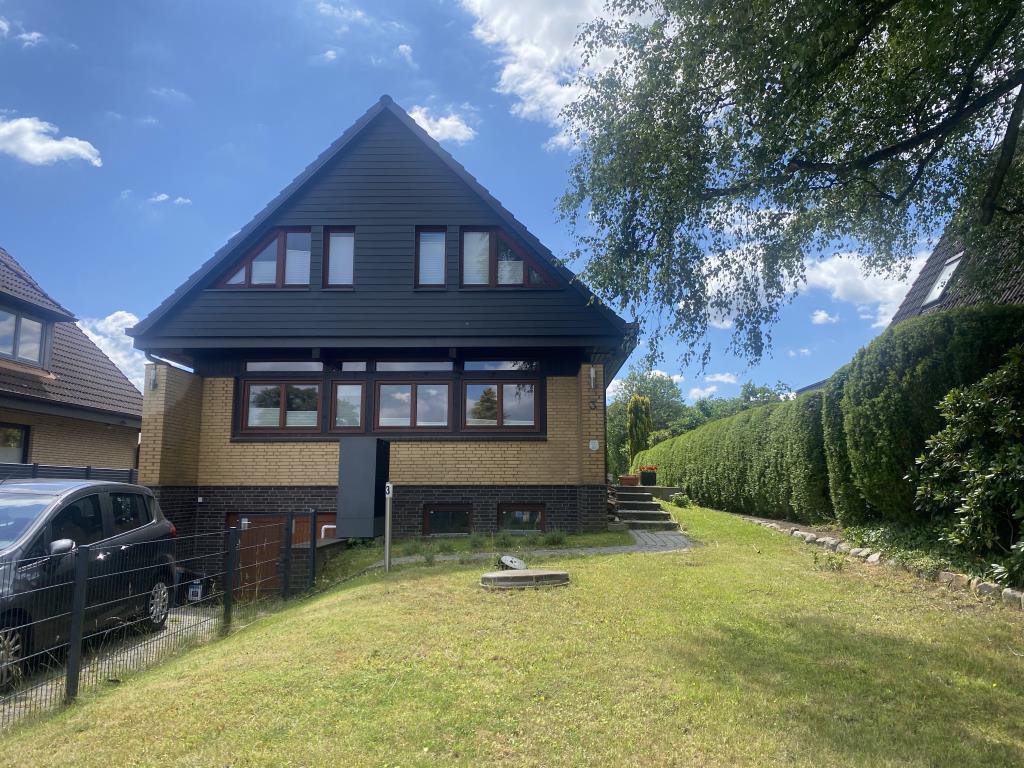 VIEL PLATZ IN SCHÖNER LAGE – EINFAMILIENHAUS IN AHRENSBURG WEST VIEL PLATZ IN SCHÖNER LAGE – EINFAMILIENHAUS IN AHRENSBURG WEST