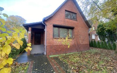 CHARMANTES EINFAMILIENHAUS AUF GEPFLEGTEM GRUNDSTÜCK IN RUHIGER LAGE