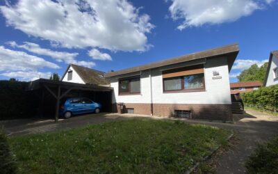 BUNGALOW MIT POTENZIAL IN U-BAHN-NÄHE