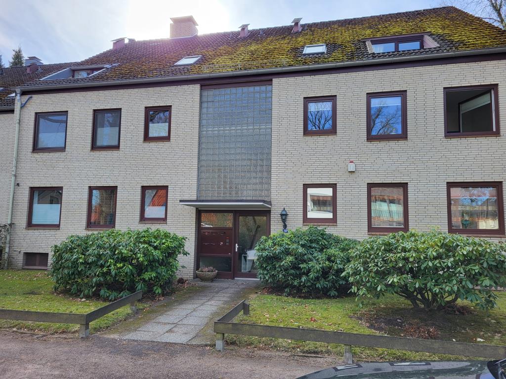 3-ZIMMER WOHNUNG IM HERZEN VON HAMBURG-VOLKSDORF 3-ZIMMER WOHNUNG IM HERZEN VON HAMBURG-VOLKSDORF