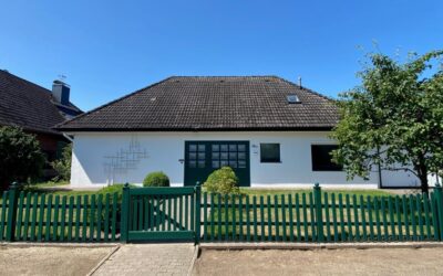 GROSSZÜGIGES EINFAMILIENHAUS MIT HERRLICHEM GARTEN