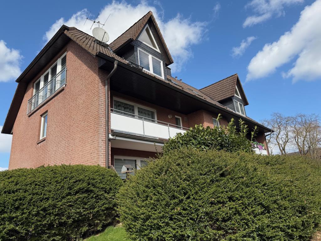 3 ZIMMER ETAGENWOHNUNG MIT SÜD BALKON IN STEINBURG