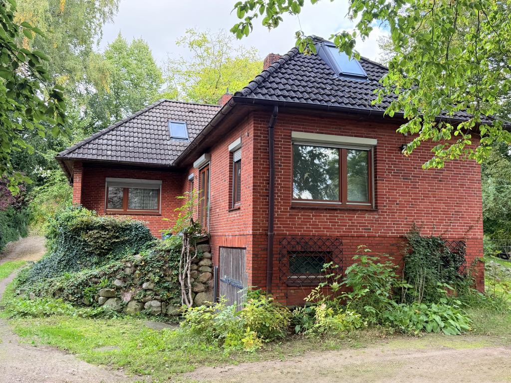 EINFAMILIENHAUS MIT POTENZIAL ZUM WACHSEN – ZENTRAL IN BARGTEHEIDE